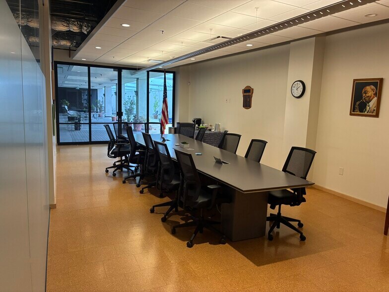 More Photos Of 3220 Winona Ave, Burbank Coworking Space
