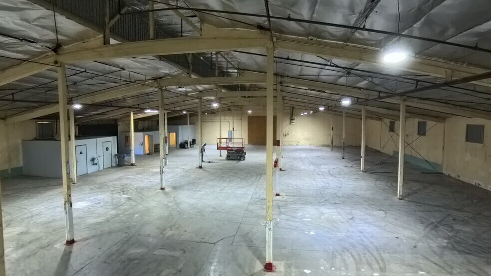 More Photos Of 8832 Miner St, Los Angeles Manufacturing For Lease