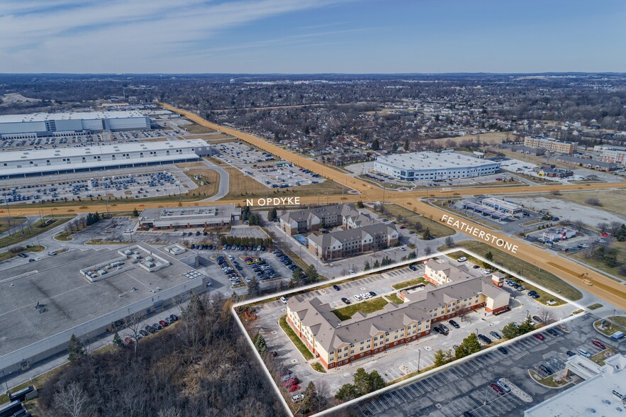 Primary Photo Of 2100 Featherstone Rd, Auburn Hills Hotel For Sale