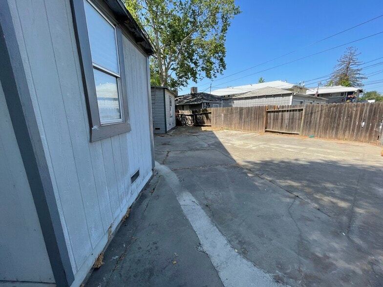 More Photos Of 2439 Rio Linda Blvd, Sacramento Apartments For Sale