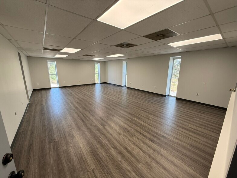 More Photos Of 450 Corporate Blvd, Rock Hill Warehouse For Lease