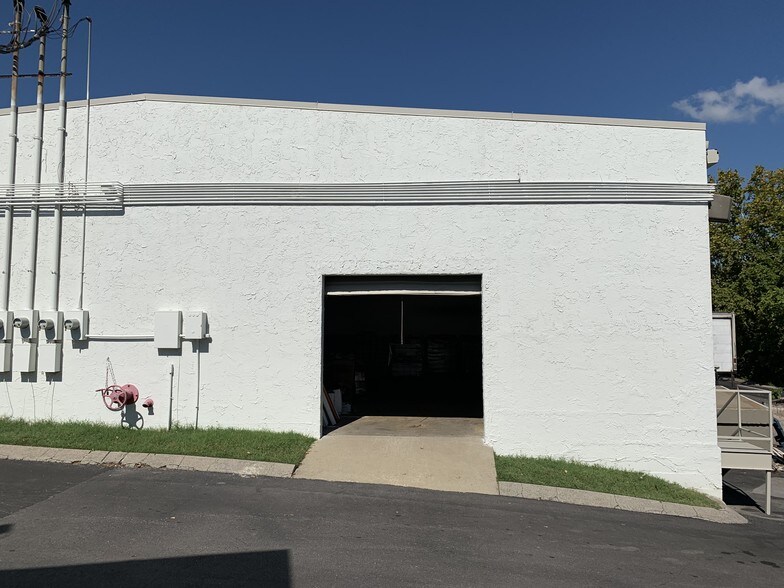 More Photos Of 118-122 Space Park Dr, Nashville Unknown For Lease