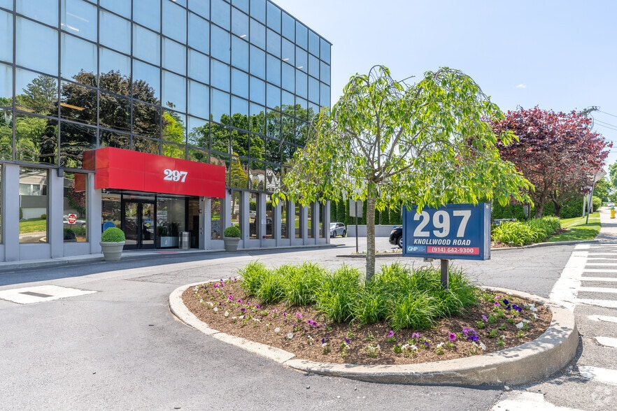 More Photos Of 297 Knollwood Rd, White Plains Office For Lease