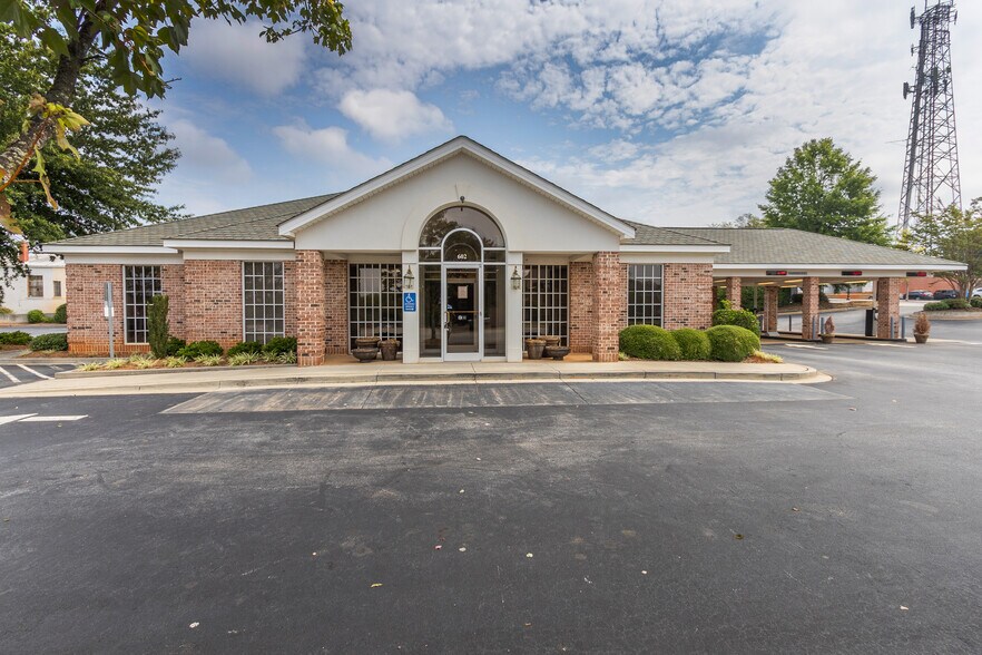 Primary Photo Of 602 N Main St, Anderson Bank For Sale