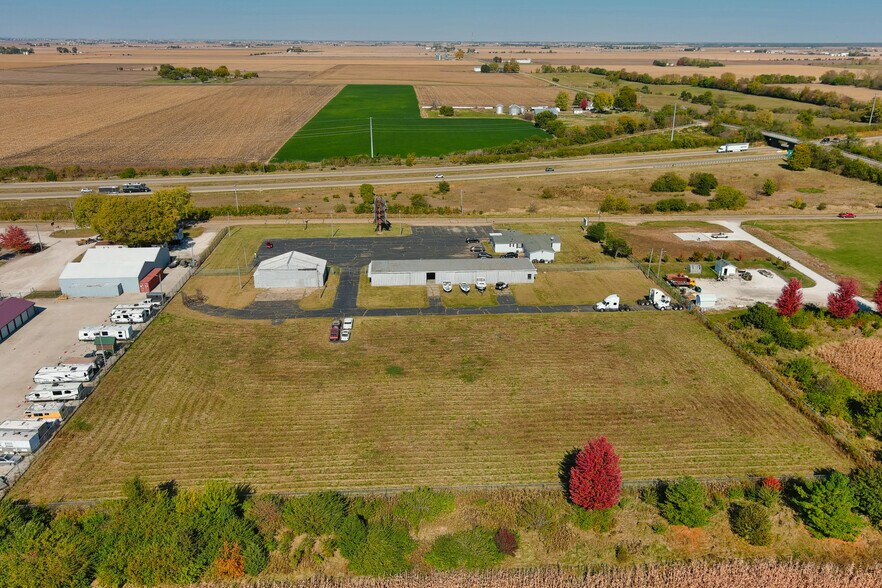 More Photos Of 1592 N 30th Rd, Ottawa Warehouse For Sale