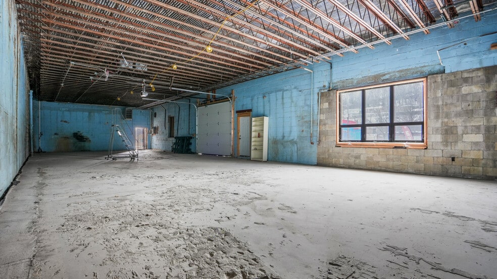 More Photos Of 2750 Banksville Rd, Pittsburgh Warehouse For Sale
