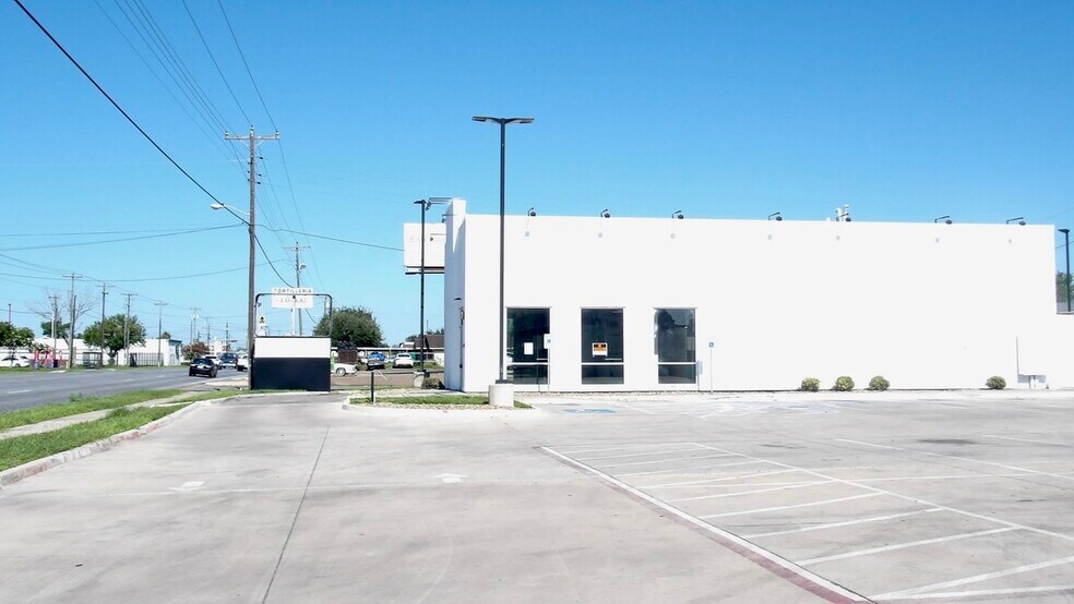More Photos Of 505 E Edinburg Ave, Elsa Fast Food For Lease