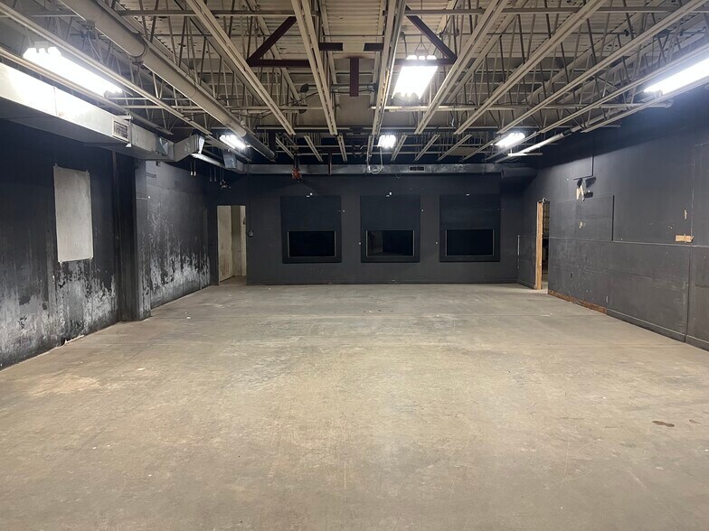 More Photos Of 3 Fergueson Dr, Parkersburg Warehouse For Lease