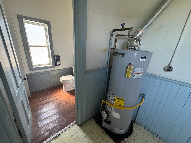More Photos Of 1583 Niagara St, Buffalo Freestanding For Sale