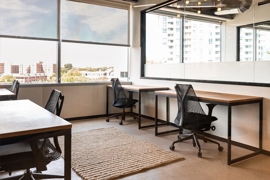 More Photos Of 909 Davis St, Evanston Coworking Space