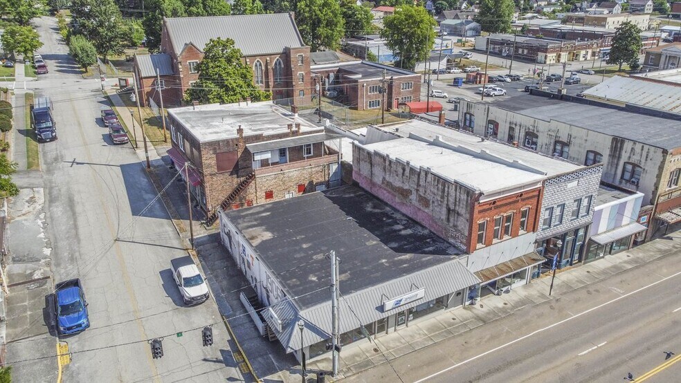 More Photos Of 430 N Roane St, Harriman Storefront For Sale