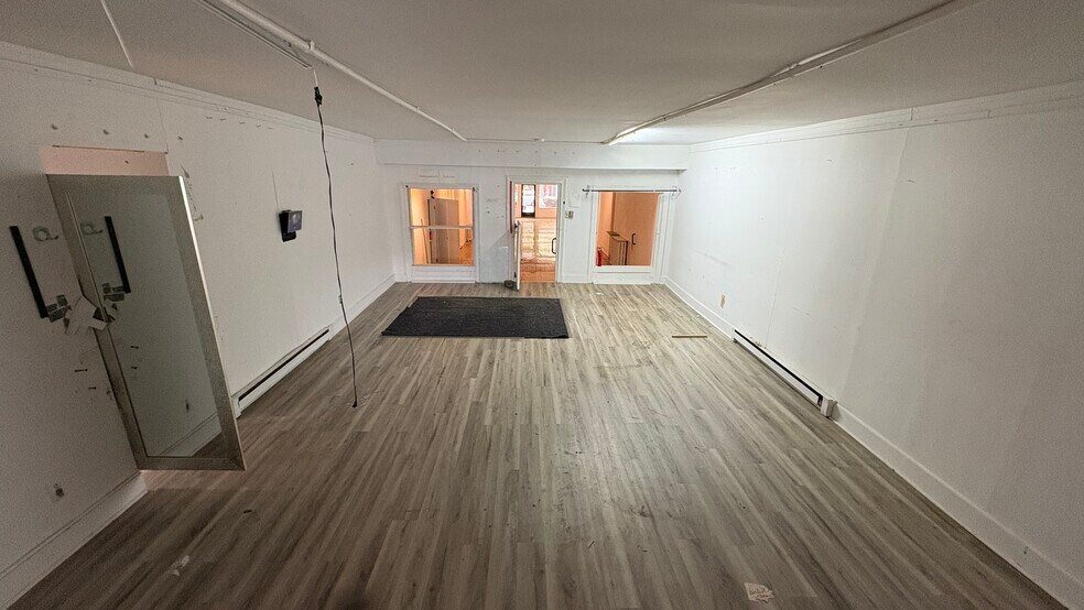 More Photos Of 612 Warren St, Hudson Storefront Retail Residential For Lease