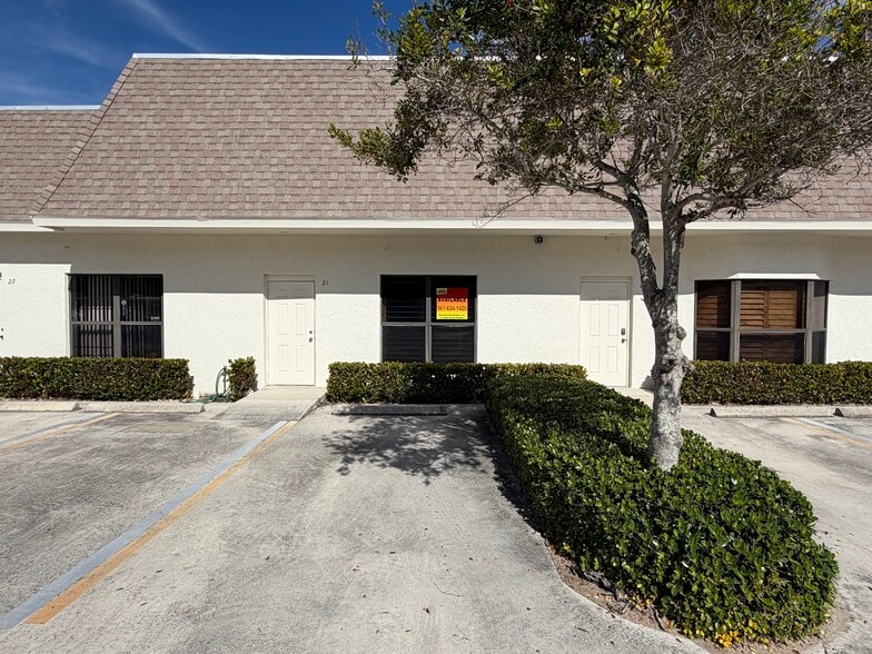 More Photos Of 212 N U.S. Hwy 1, Tequesta Warehouse For Sale