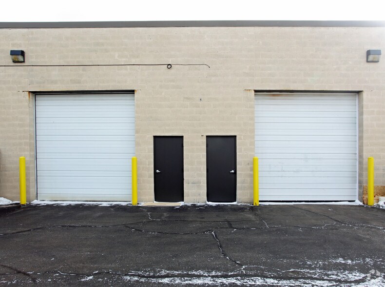 More Photos Of 4N270-4N274 84 Ct, Hanover Park Warehouse For Lease