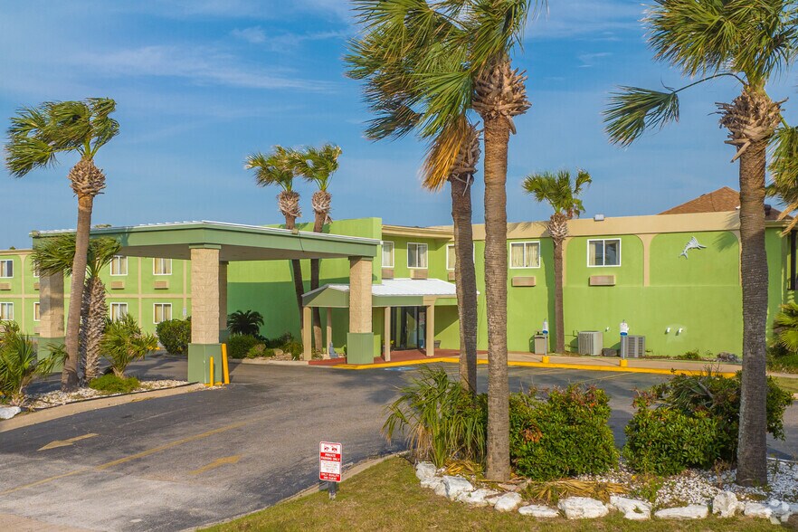More Photos Of 3202 E Surfside Blvd, Corpus Christi Hotel For Sale