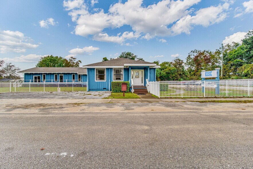 More Photos Of 725 S J St, Pensacola Office Residential For Sale