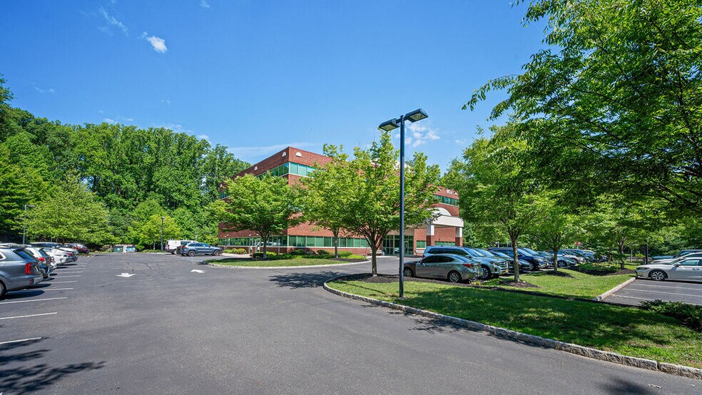 More Photos Of 800 Bunn Dr, Princeton Medical For Lease