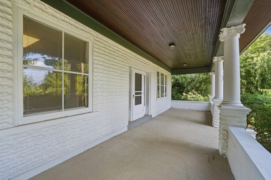 More Photos Of 7293 Beechmont Ave, Cincinnati Office For Sale