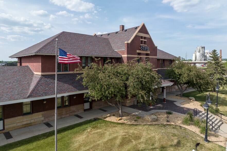 Primary Photo Of 112-142 S Riverfront Dr, Mankato Office For Lease