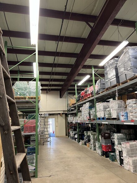 More Photos Of 160 N Branford Rd, Branford Warehouse For Sale