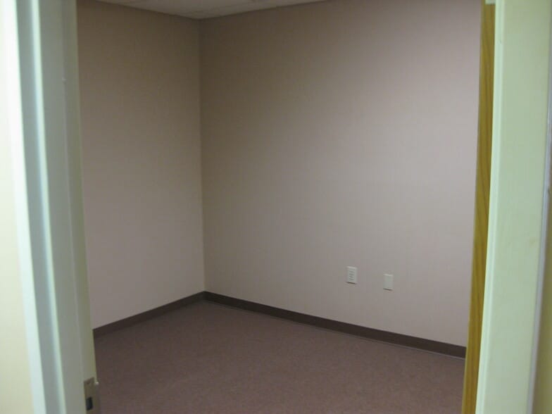 More Photos Of 552 West Atlanta St SE, Marietta Warehouse For Lease