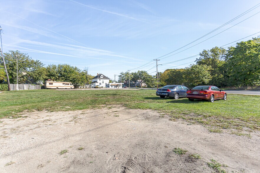 More Photos Of 2531 N Detroit Ave, Toledo Freestanding For Sale
