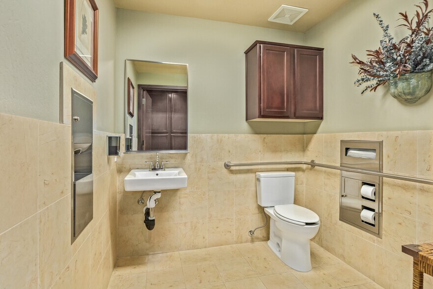 More Photos Of 2033 E Warner Rd, Tempe Office For Sale