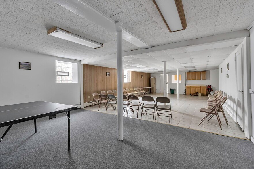 More Photos Of 646 Cayuga Dr, Niagara Falls Religious Facility For Sale