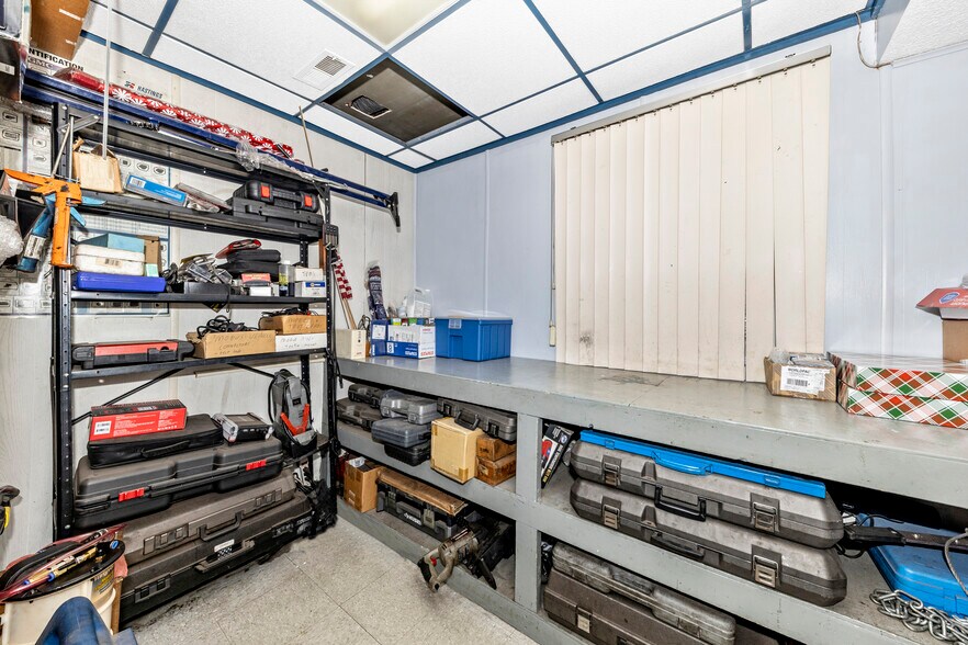 More Photos Of 7415 Springfield Ave, Sykesville Service Station For Sale