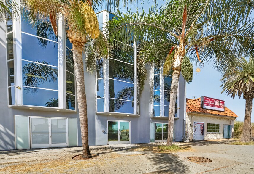 More Photos Of 20847 Sherman Way, Canoga Park Office For Sale