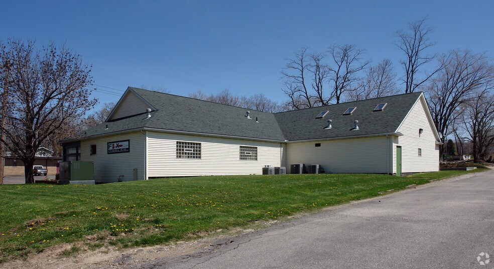 Primary Photo Of 1471 Main St, Cuyahoga Falls Manufacturing For Sale