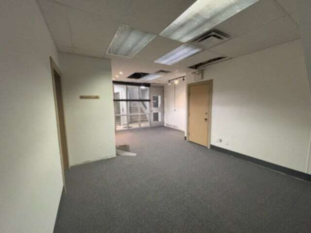 More Photos Of 1455 Ellis St, Kelowna Office Residential For Lease