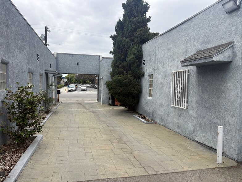 More Photos Of 4760 S Figueroa St, Los Angeles Healthcare For Sale