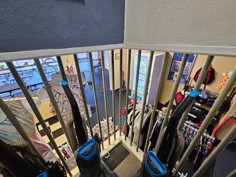 More Photos Of 815 N 1st Ave, Great Falls Auto Dealership For Lease