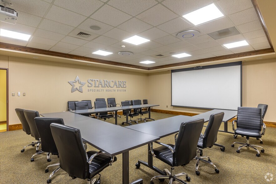 More Photos Of 3802-3806 Interstate 27, Lubbock Office For Sale