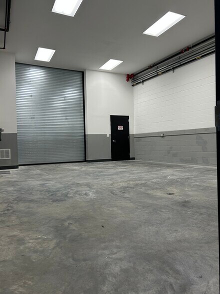 More Photos Of 21 Division Pl, Brooklyn Loft Creative Space For Lease