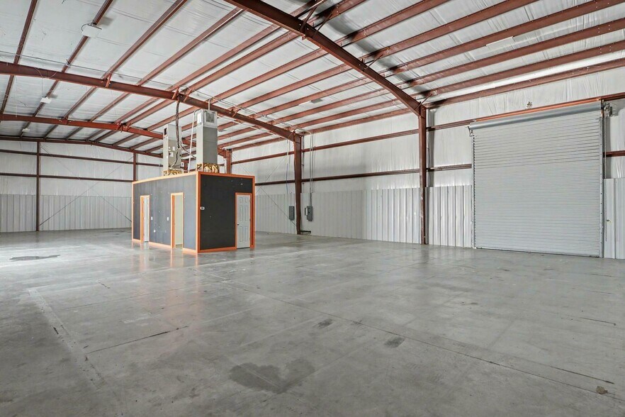 More Photos Of 3291 Warrior Dr, D'Iberville Light Distribution For Lease
