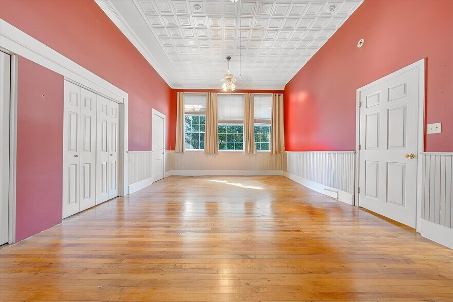 More Photos Of 5383 Lee Hwy, Troutville Freestanding For Sale