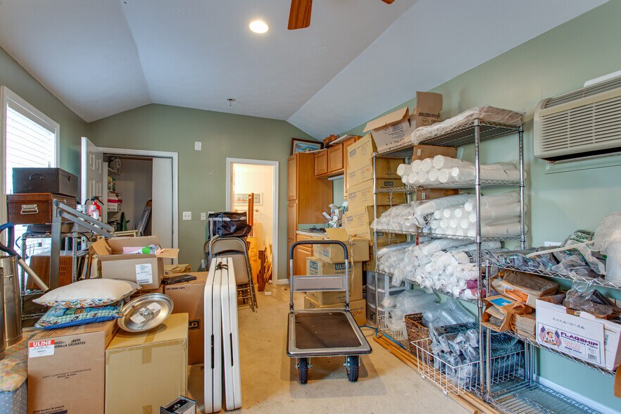 More Photos Of 12133 Neale Sound Dr, Cobb Island Restaurant For Sale