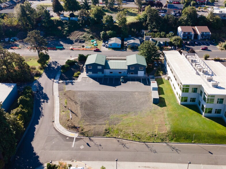 More Photos Of 200 N Wasco Ct, Hood River Warehouse For Sale