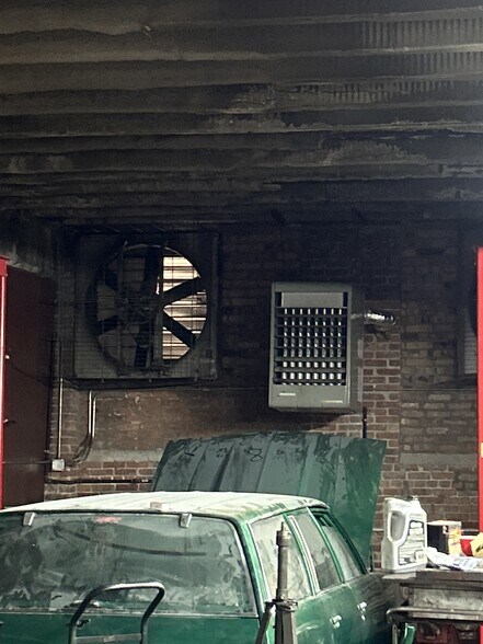 More Photos Of 1948 E 71st Pl, Chicago Manufacturing For Sale