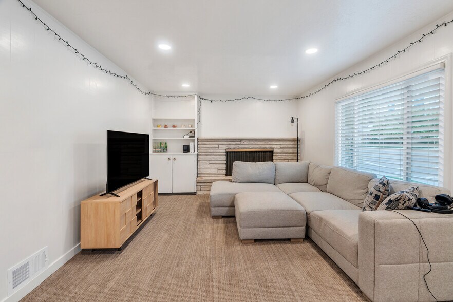 More Photos Of 695 N 800 E, Provo Apartments For Sale