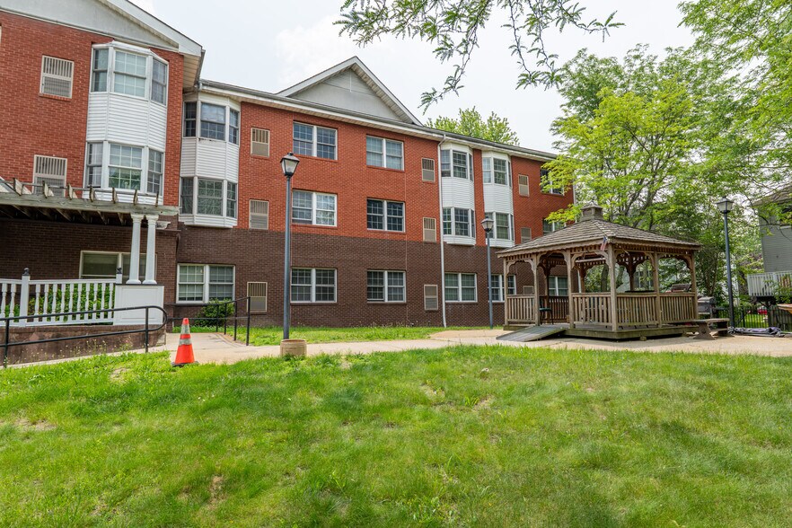 More Photos Of 144 John St, Lakewood Apartments For Sale