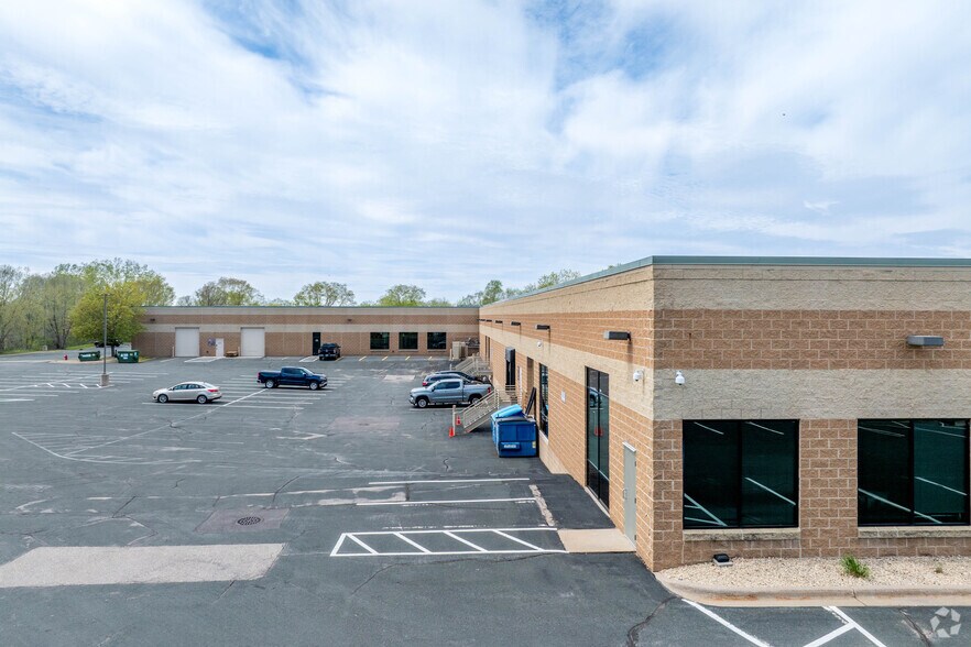 More Photos Of 5705 W Old Shakopee Rd, Bloomington Unknown For Lease