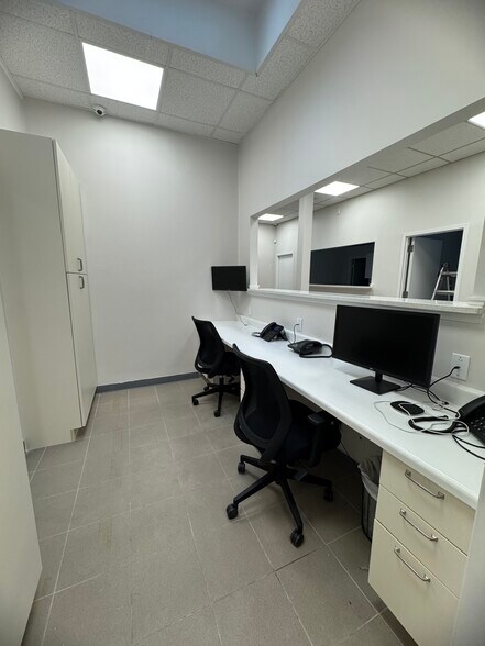 More Photos Of 1432 Hylan Blvd, Staten Island Medical For Lease