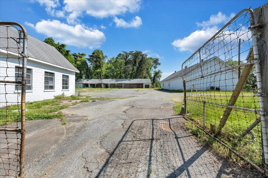 More Photos Of 1687 Stultz Rd, Martinsville Specialty For Sale