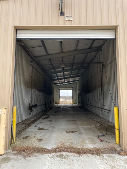 More Photos Of 2459 FM 190, Asherton Manufacturing For Lease