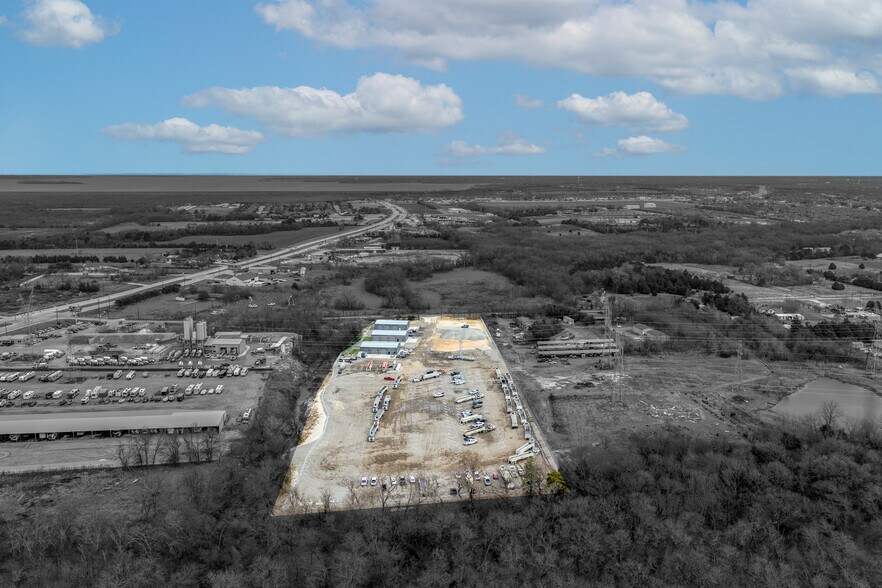 More Photos Of 1240 Blackland Trl, Lavon Warehouse For Lease