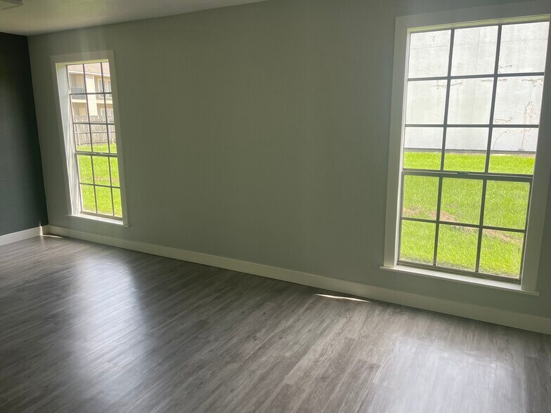 More Photos Of 11832 Newcastle Ave, Baton Rouge Office For Lease