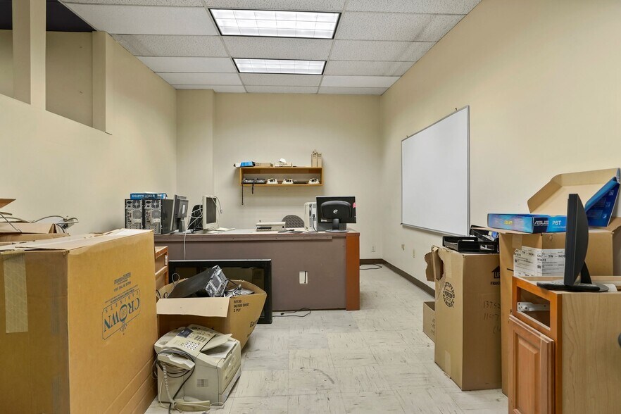 More Photos Of 3300 E 43rd Ave, Denver Manufacturing For Sale